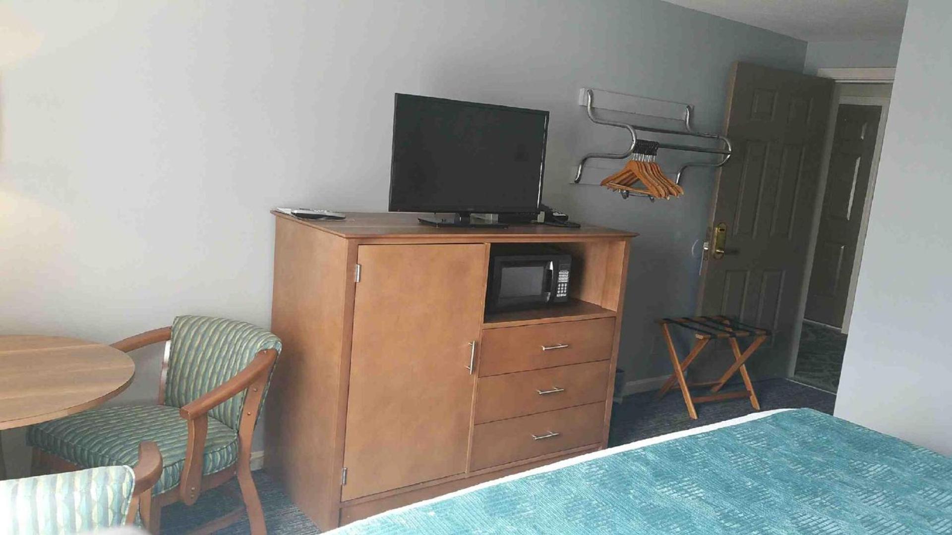Hampton Village Inn photo 29