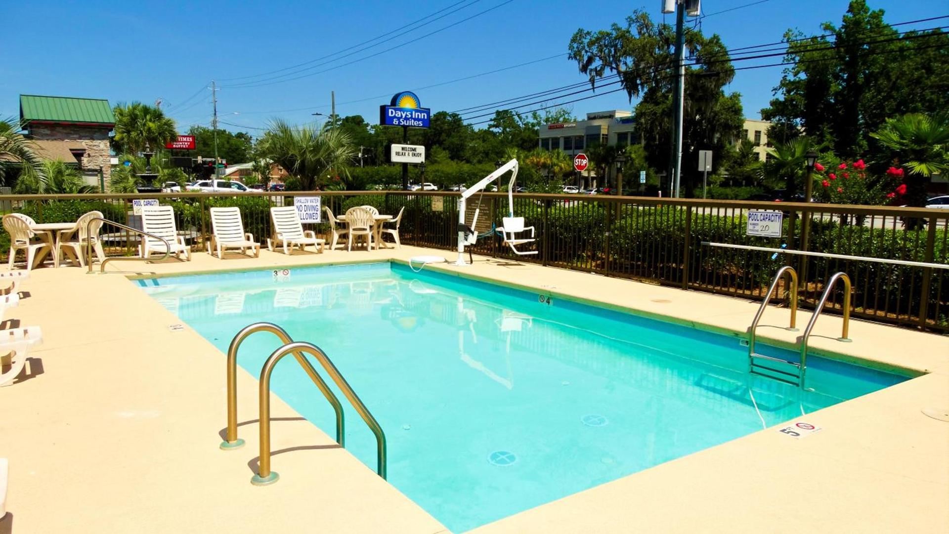 Days Inn & Suites by Wyndham Savannah Midtown photo 57