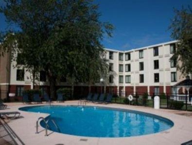 Ramada by Wyndham Watertown Thousand photo 25