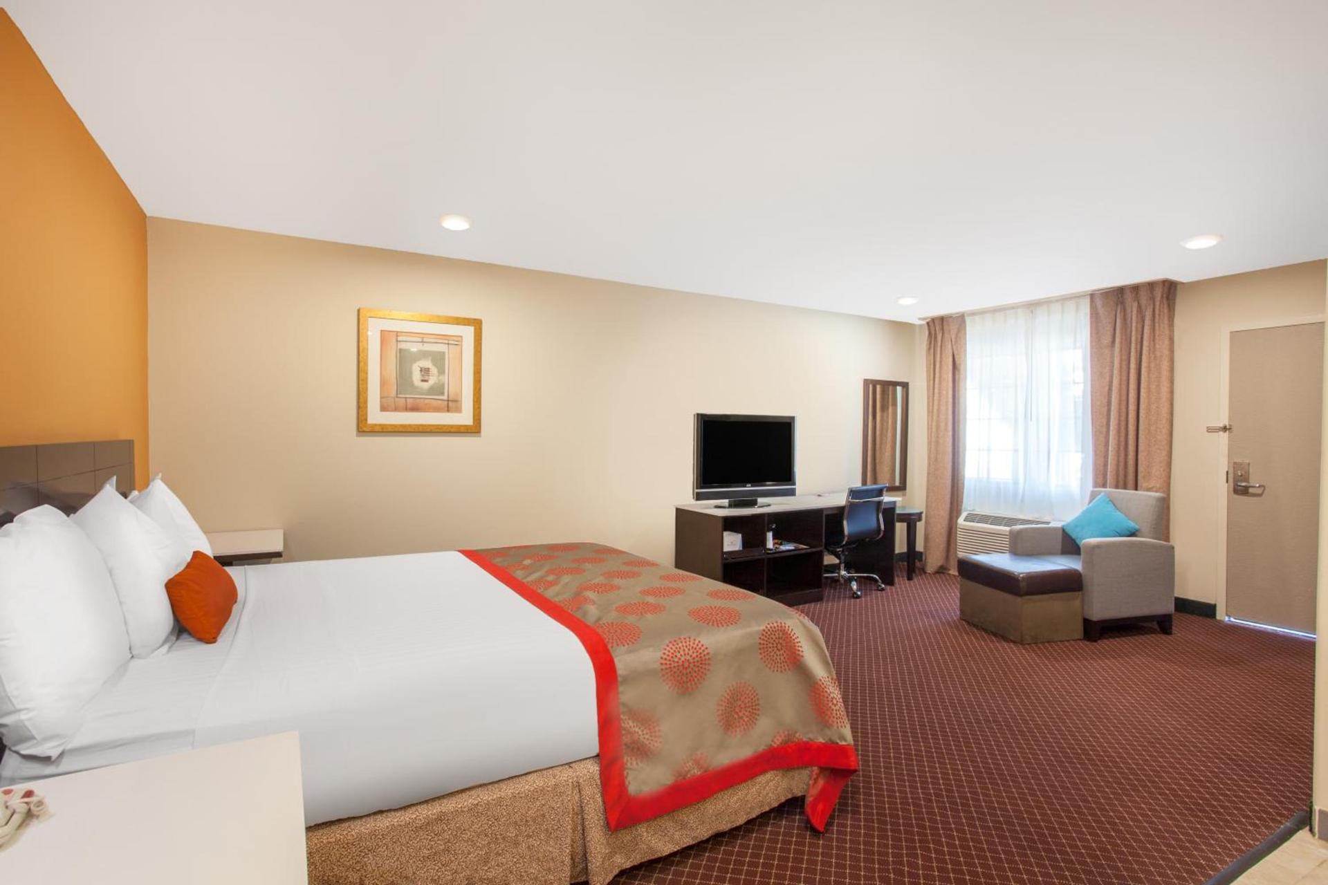 Ramada by Wyndham Culver City photo 36