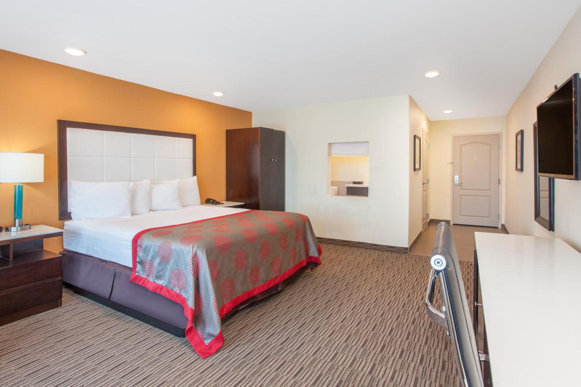 Ramada by Wyndham Culver City photo 37