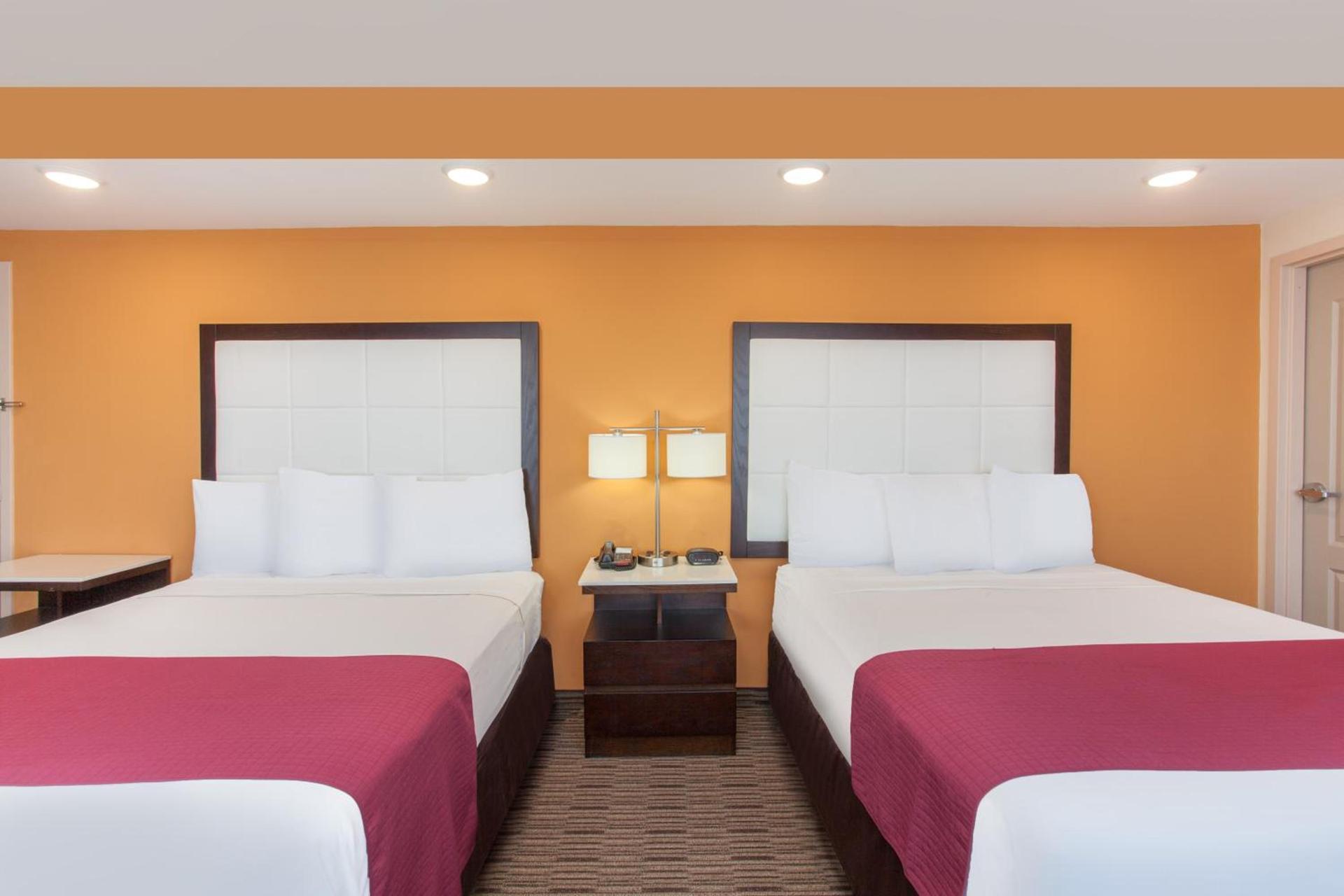 Ramada by Wyndham Culver City photo 39