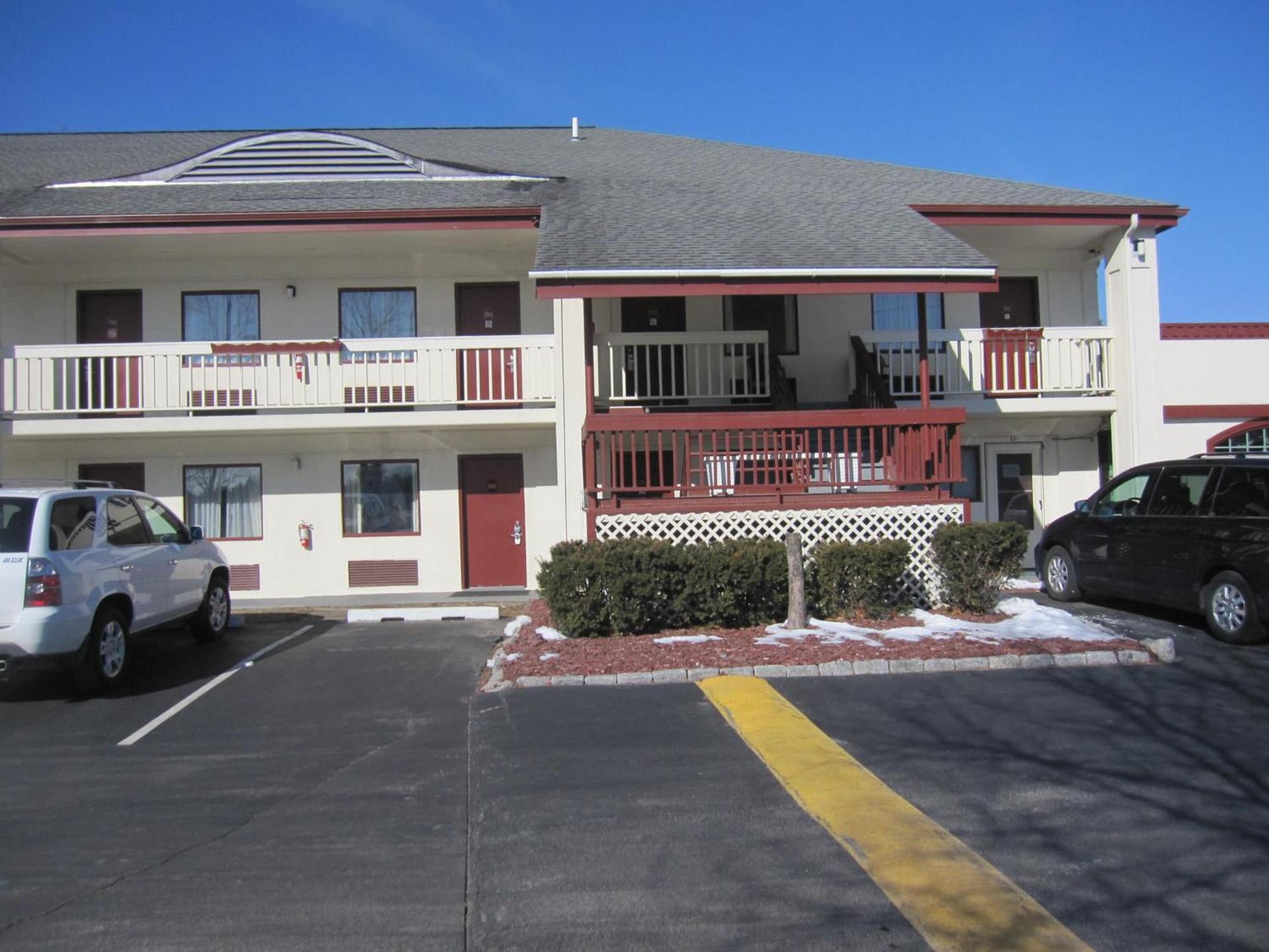 Days Inn by Wyndham Queensbury/Lake George photo 54