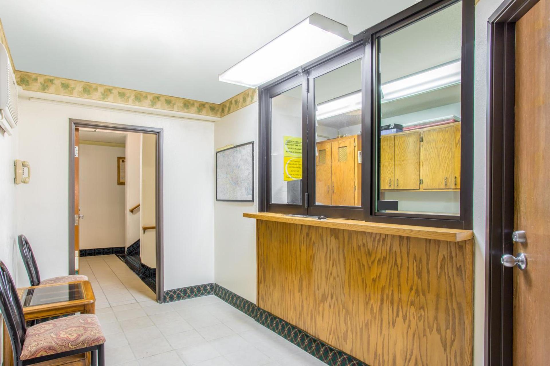 Super 8 by Wyndham Richmond/Broad Street photo 21