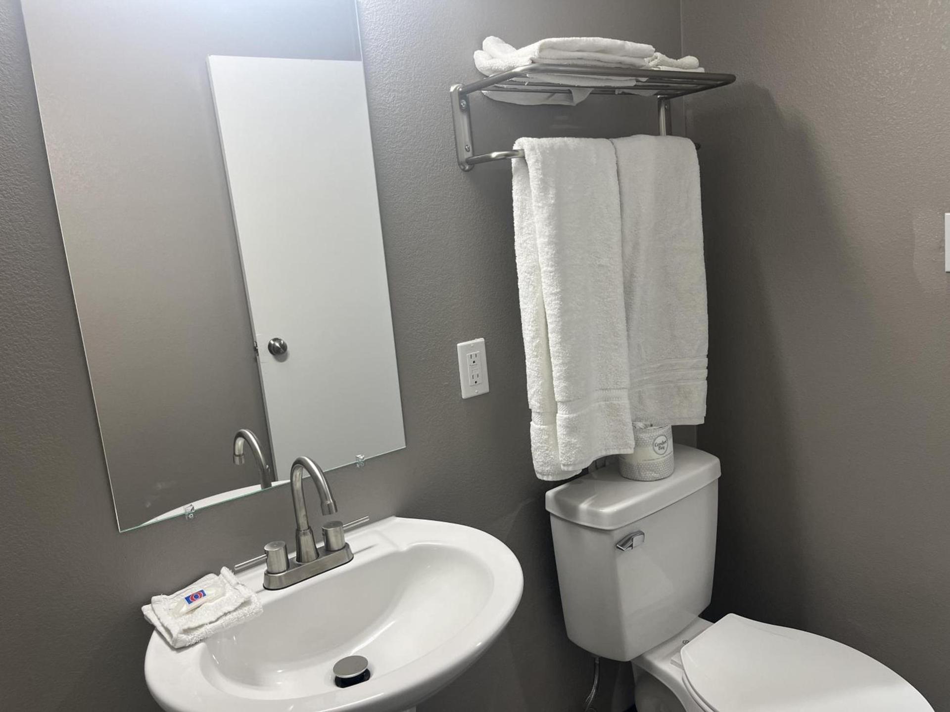 Motel 6 - Las Vegas, NV – Downtown Fremont St Experience photo 18