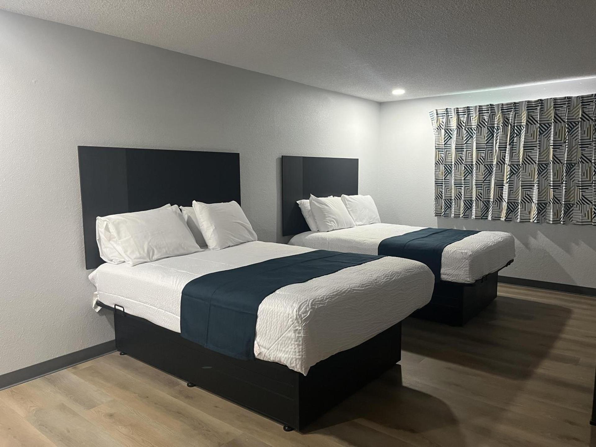 Motel 6 - Las Vegas, NV – Downtown Fremont St Experience photo 19