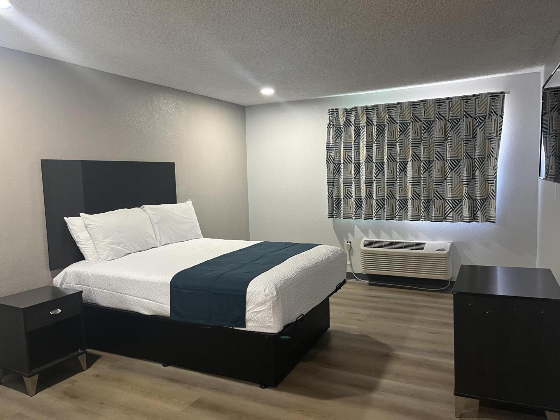 Motel 6 - Las Vegas, NV – Downtown Fremont St Experience photo 16