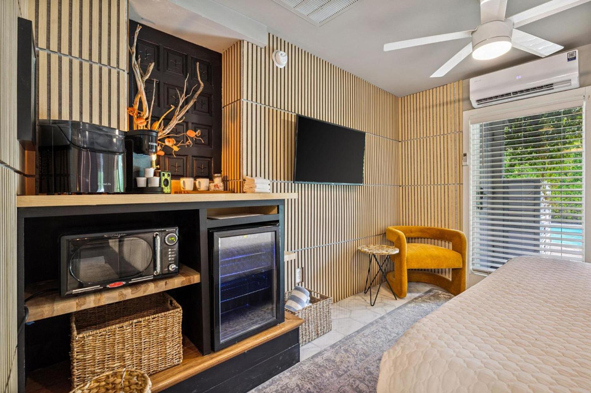Speakeasy Hotel photo 38