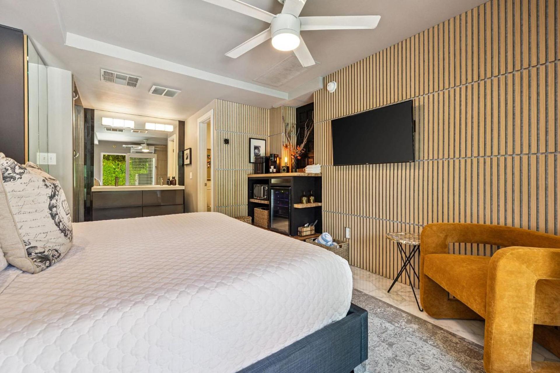 Speakeasy Hotel photo 43
