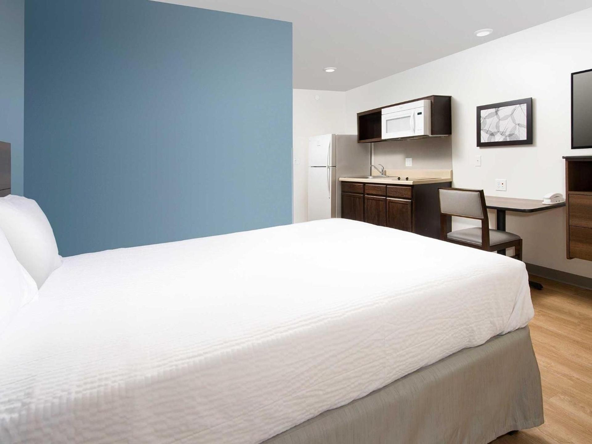 WoodSpring Suites Fargo North Near NDSU photo 9