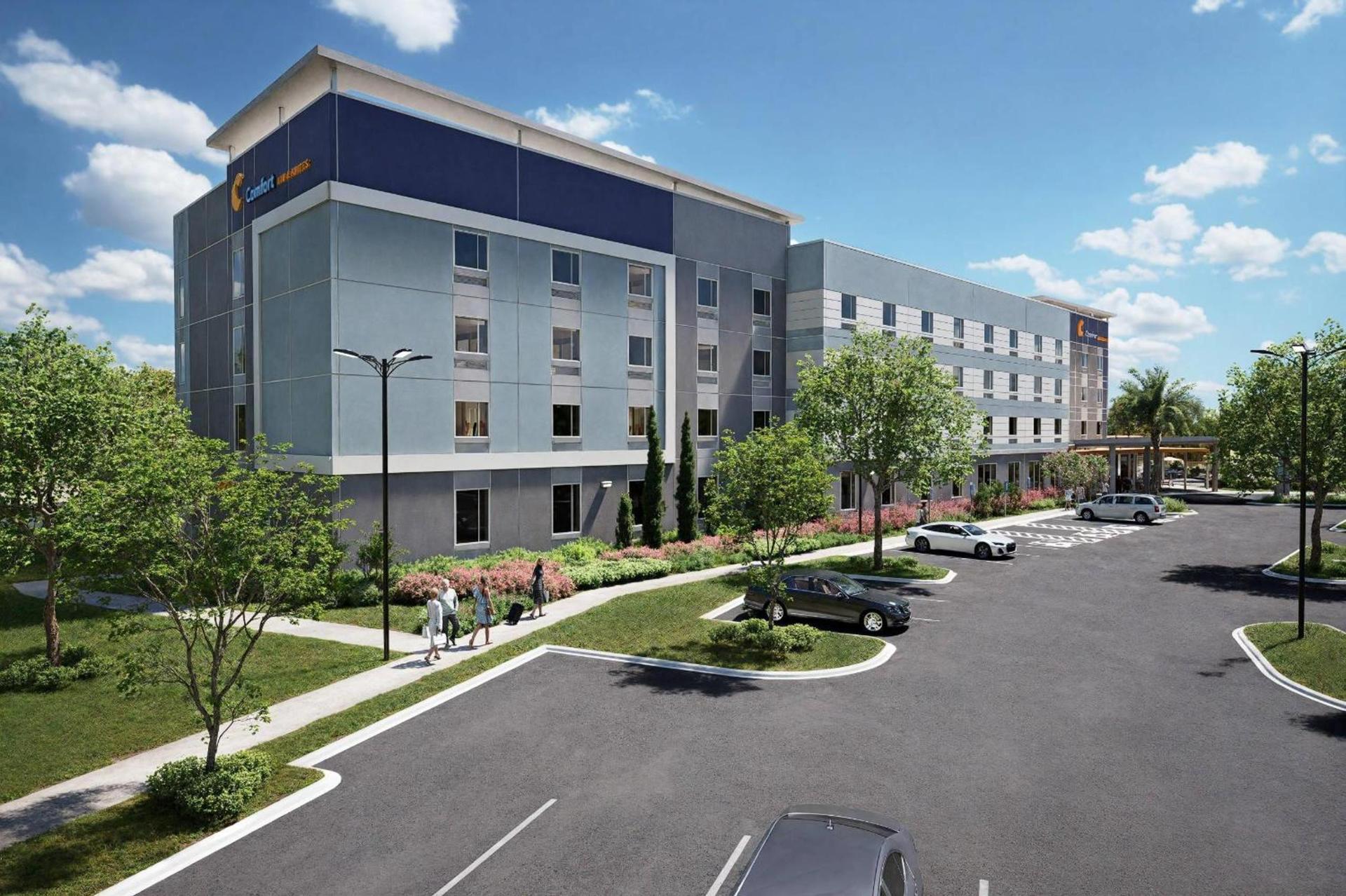 Comfort Inn & Suites Orlando Sanford Airport — hotel in Sanford