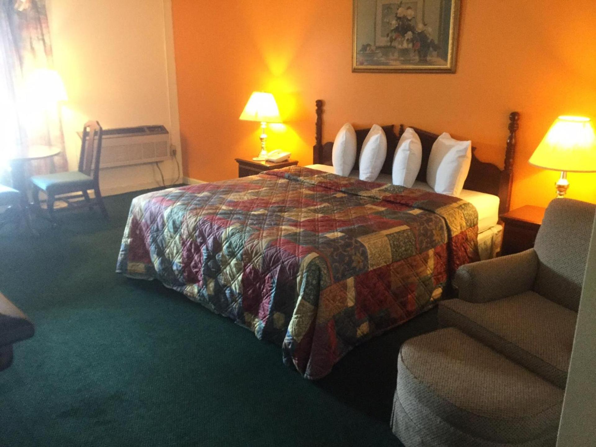 Budget inn photo 12