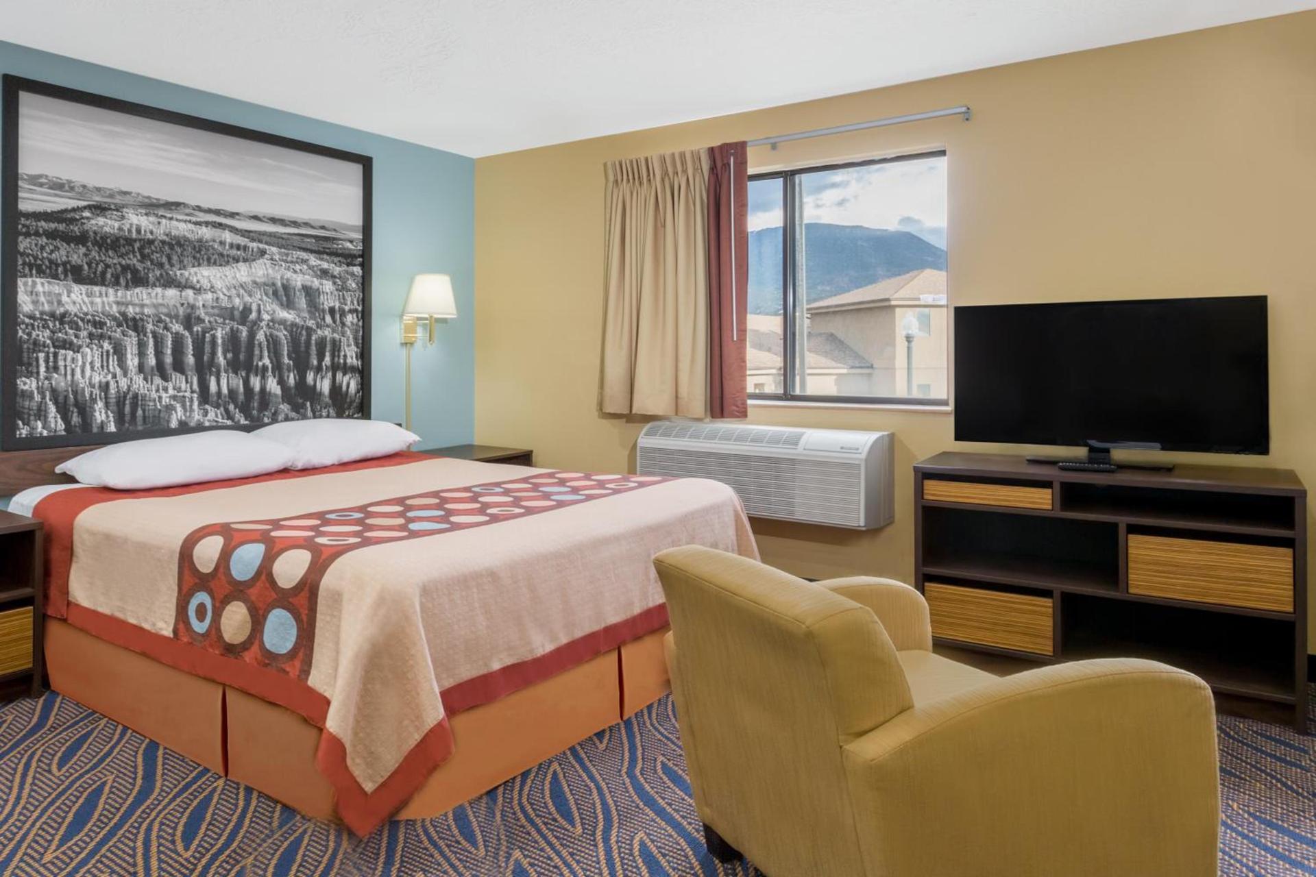 Super 8 by Wyndham Cedar City photo 43