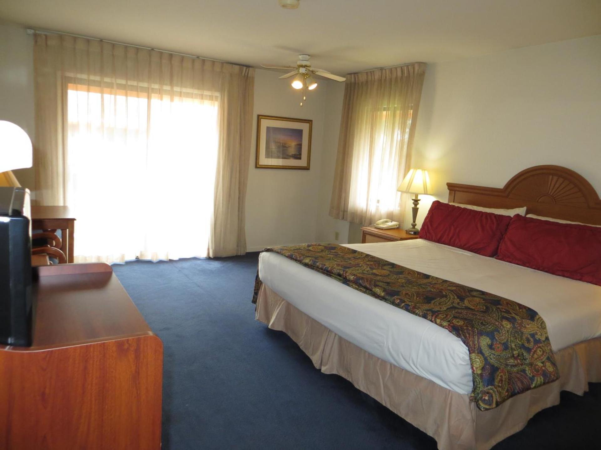 The Monarch Resort photo 6