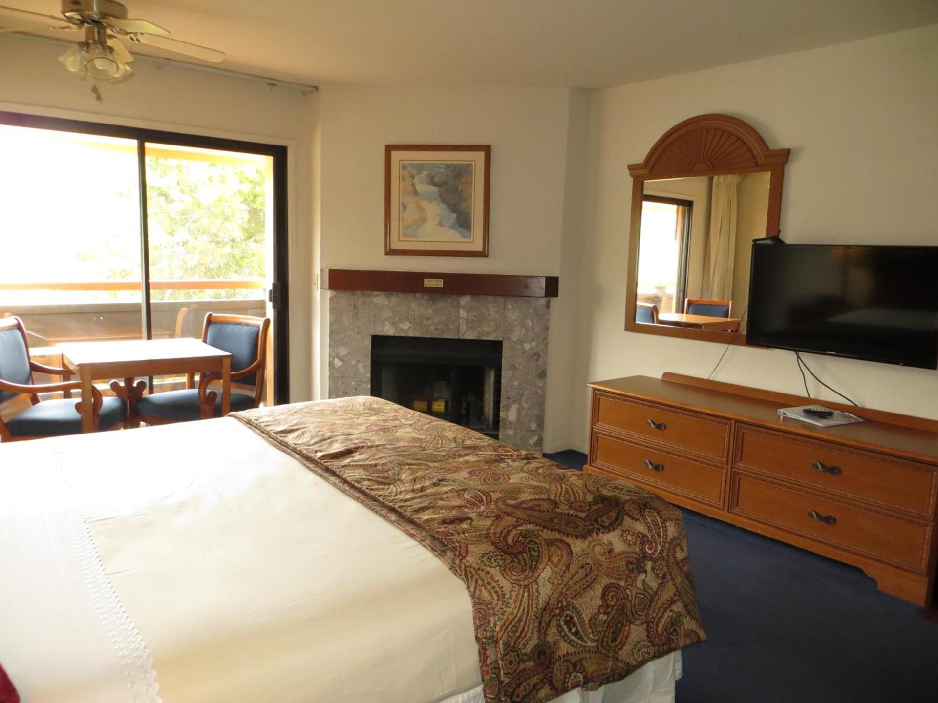 The Monarch Resort photo 18