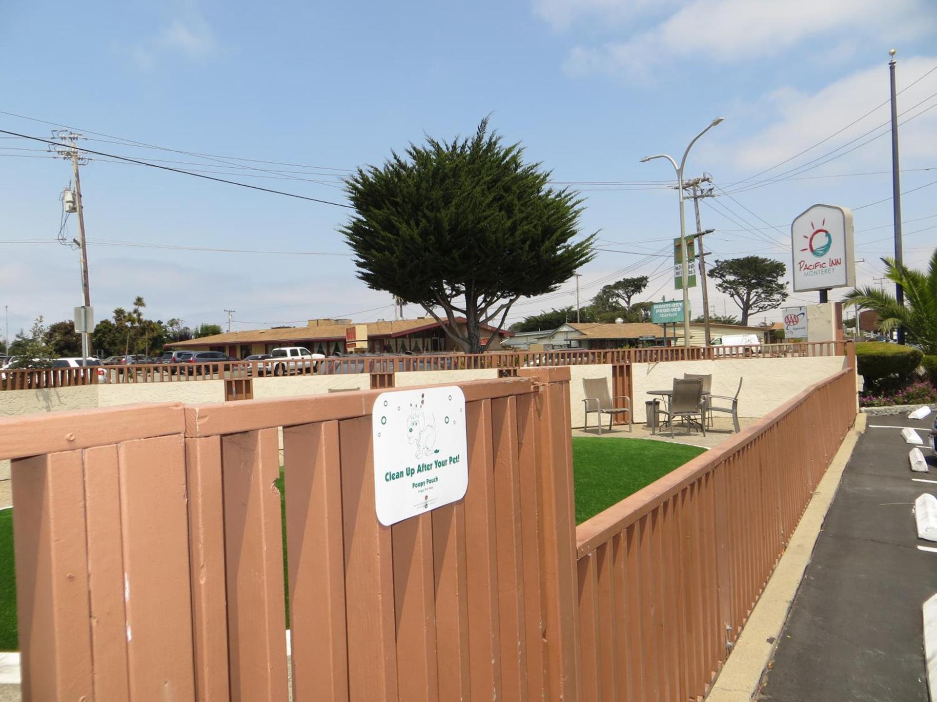 Pacific Inn Monterey photo 24