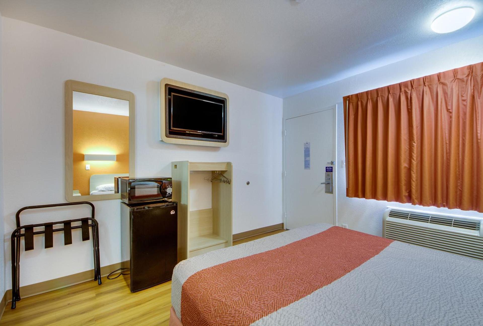 Avera Suites photo 8