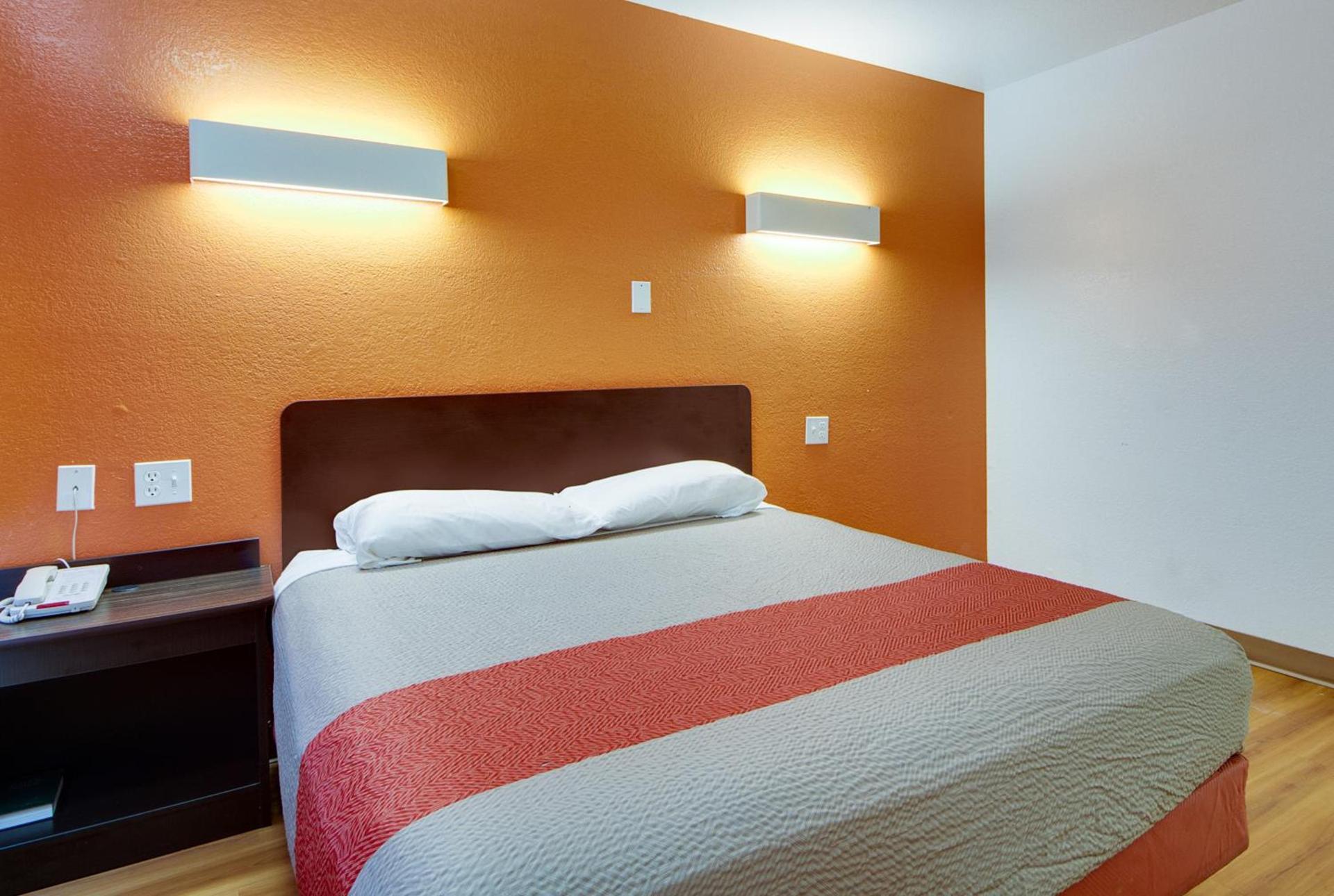 Avera Suites photo 10