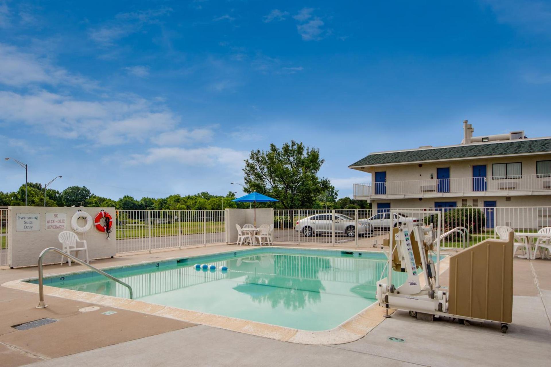 Avera Suites photo 14