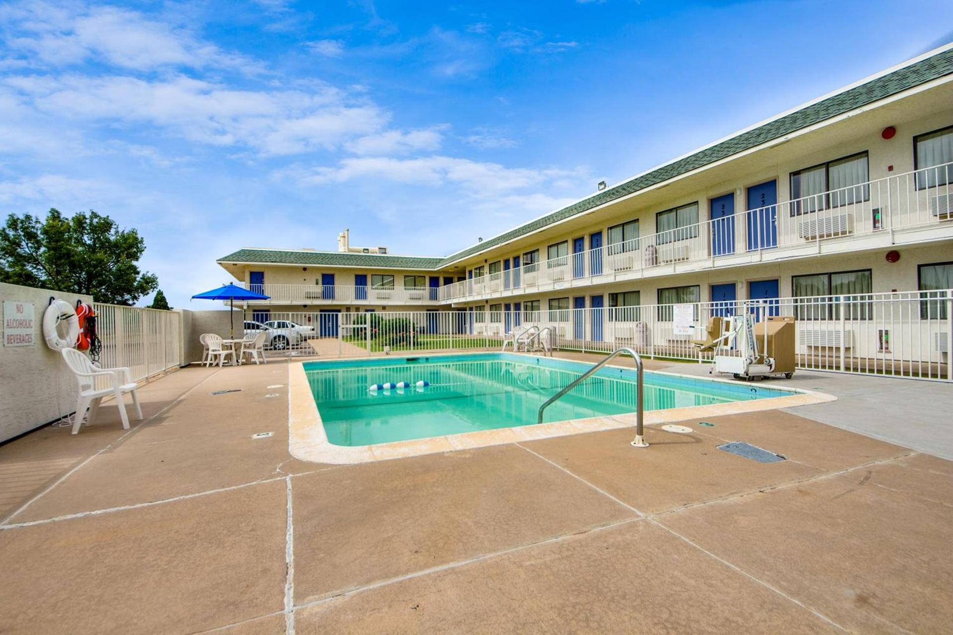 Avera Suites photo 15