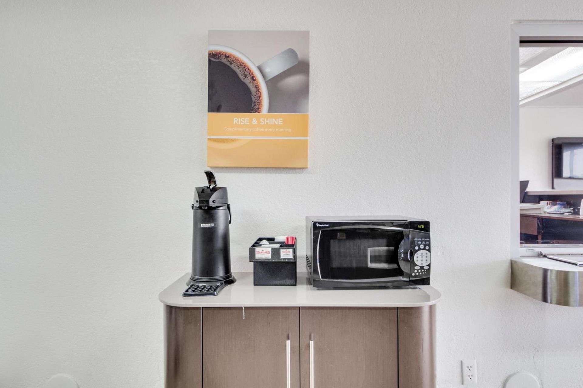 Avera Suites photo 16