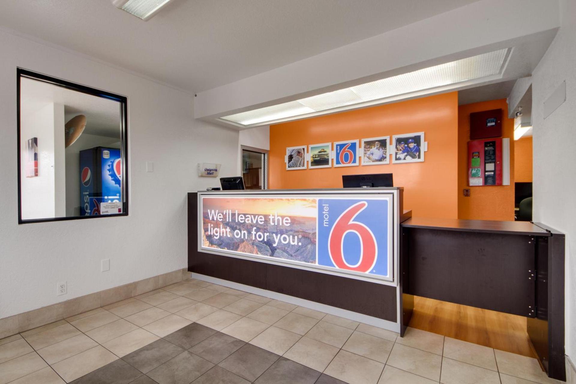 Avera Suites photo 40