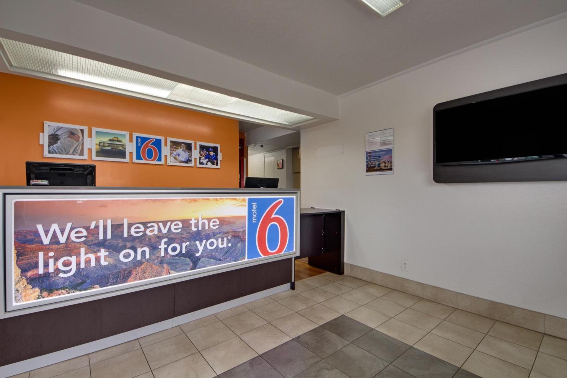 Avera Suites photo 42