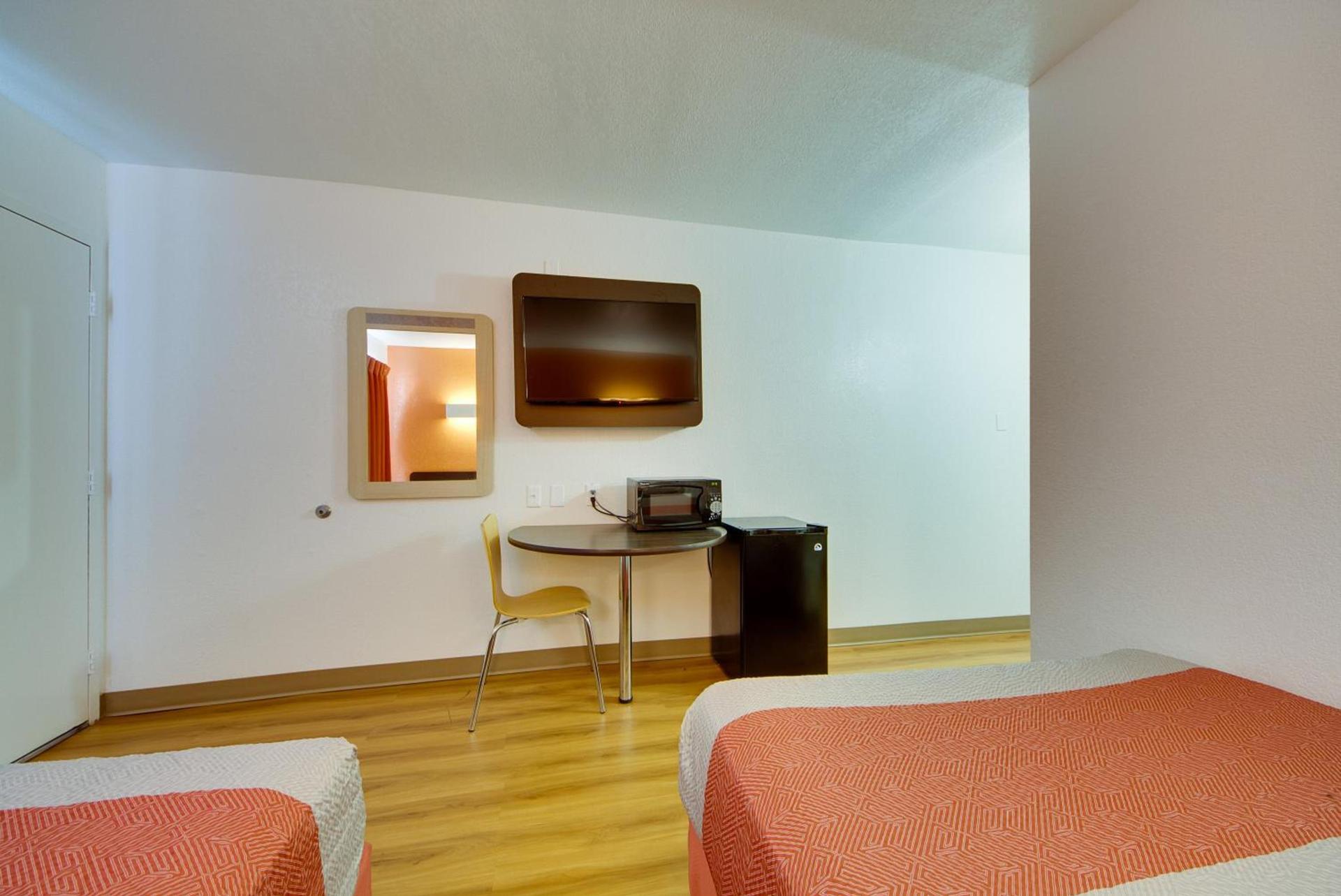 Avera Suites photo 48