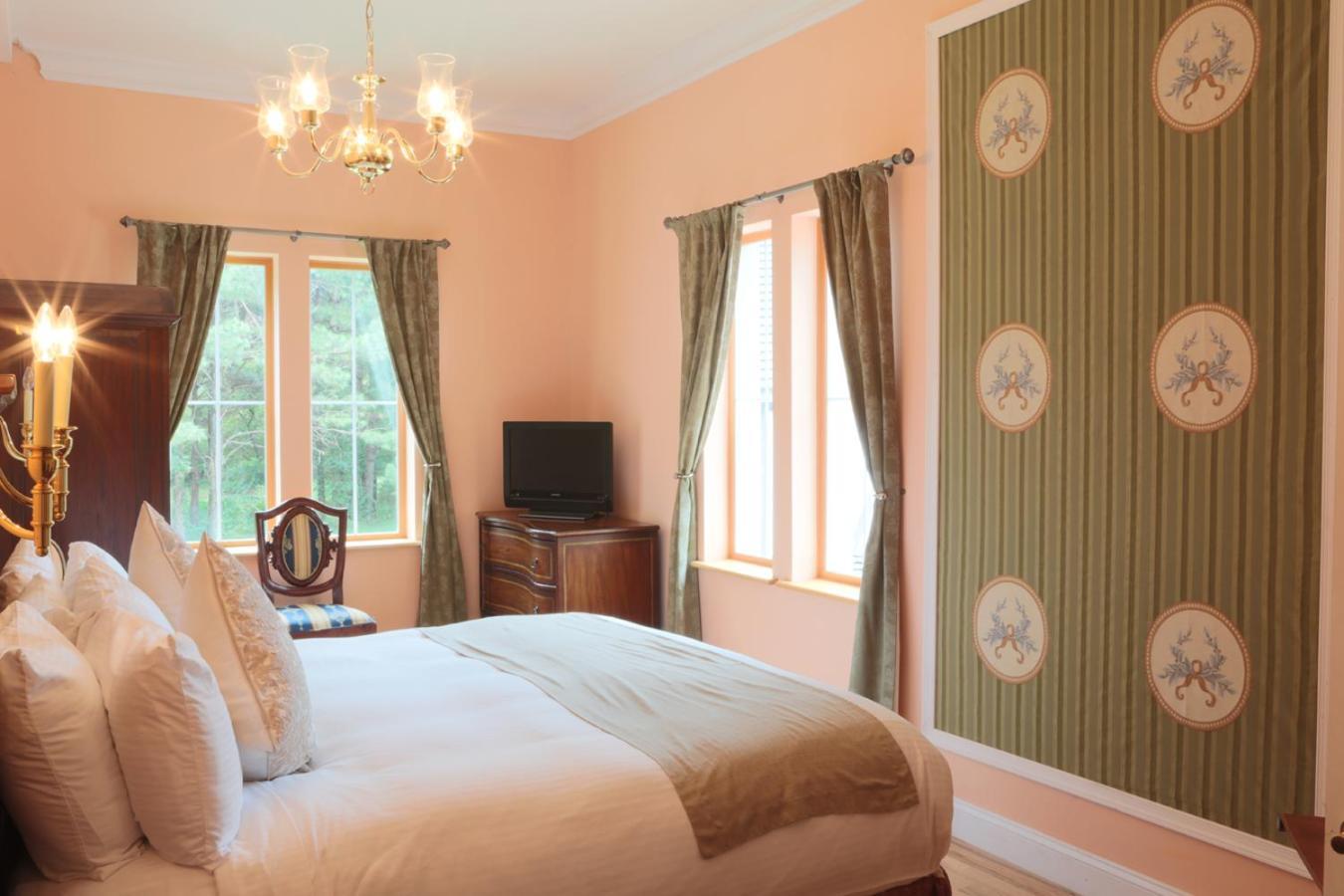 Wedmore Place photo 5