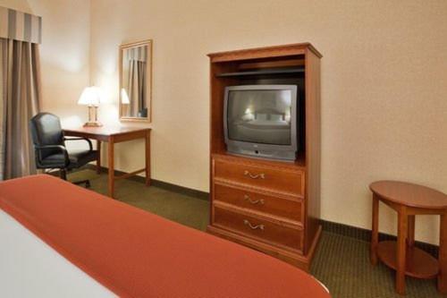 Holiday Inn Express Hotel & Suites Drums-Hazelton by IHG photo 39