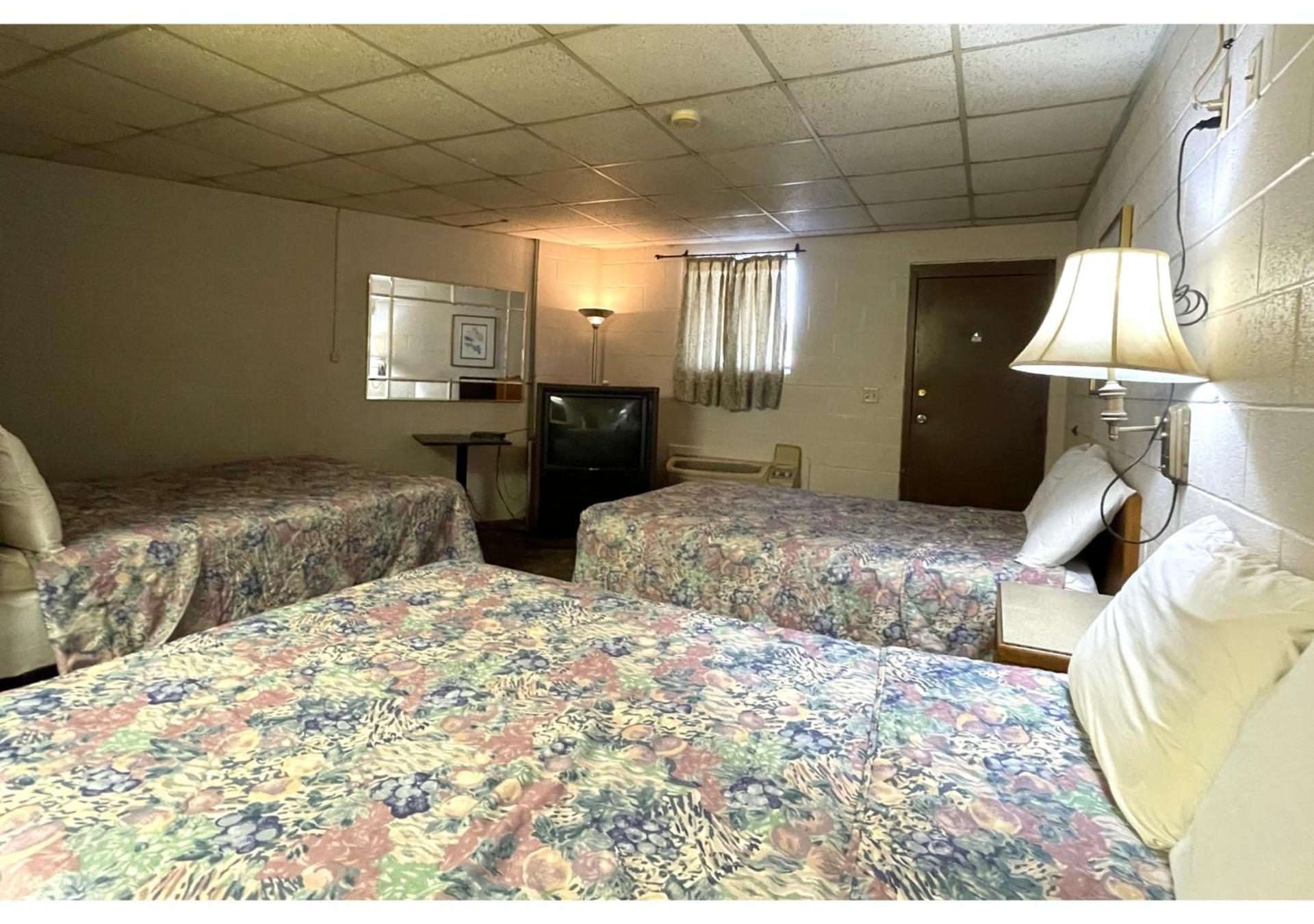 Skyline Motel Bartlesville Hwy 75 photo 7