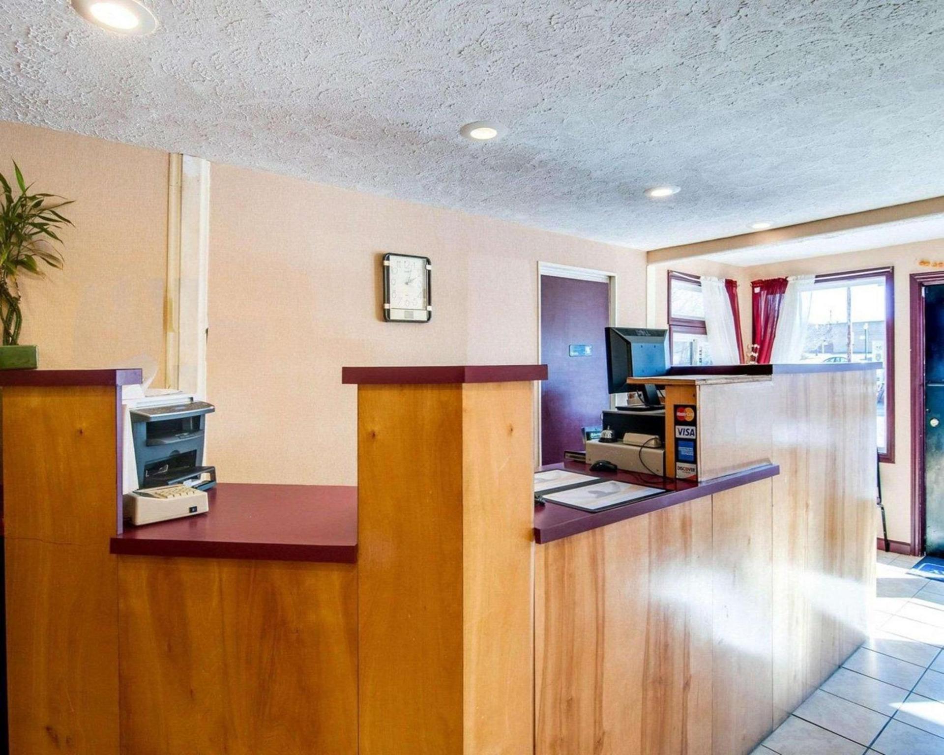 Econo Lodge Galax photo 19