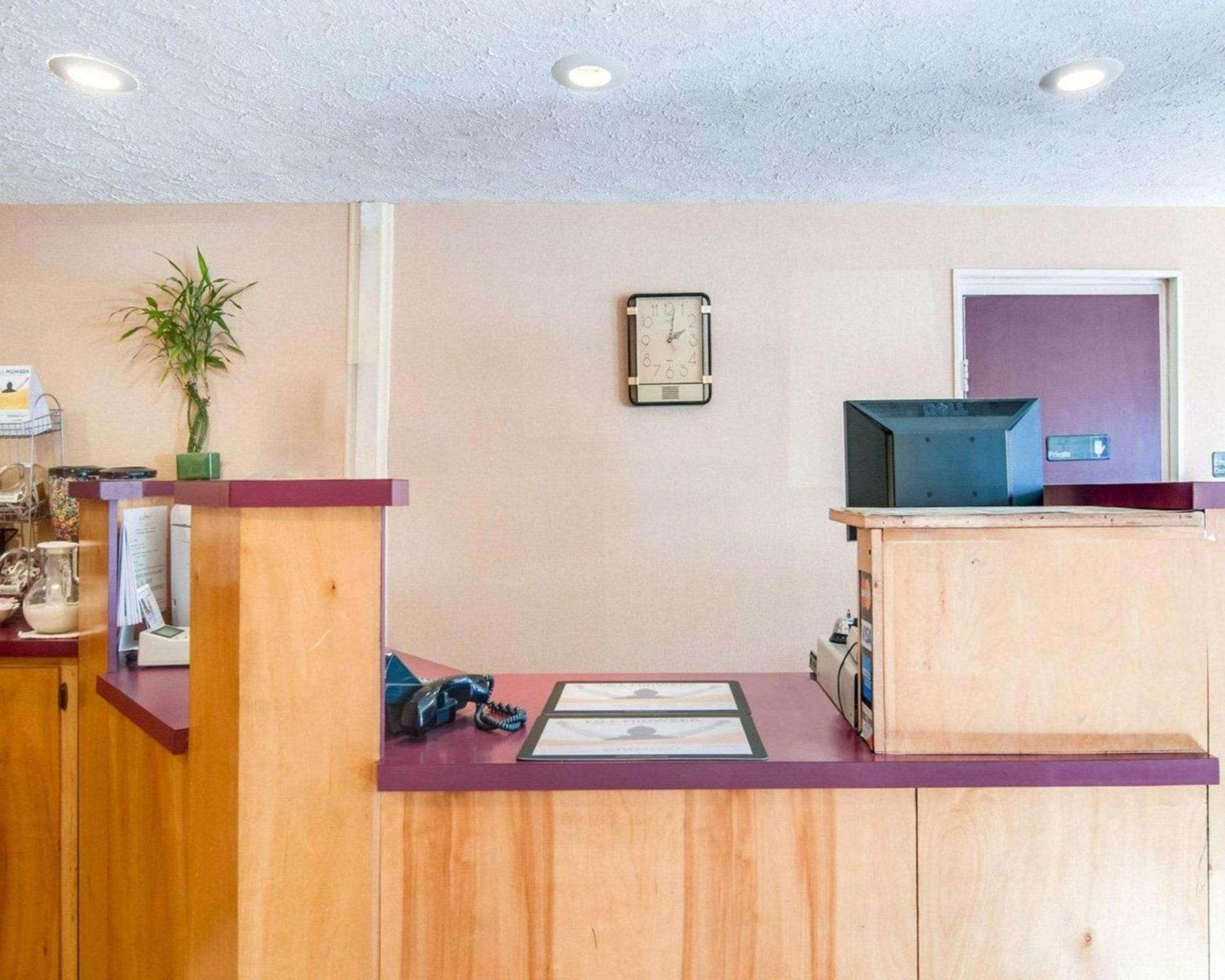 Econo Lodge Galax photo 17