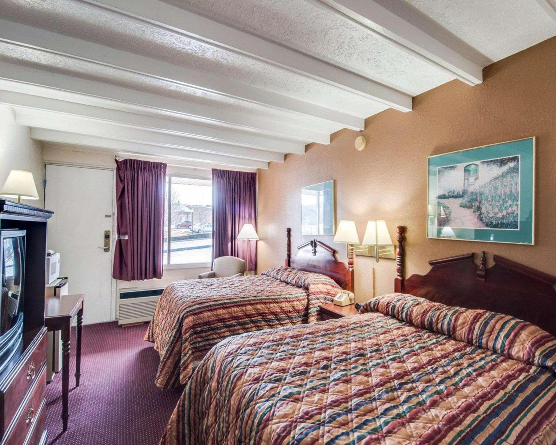 Econo Lodge Galax photo 8
