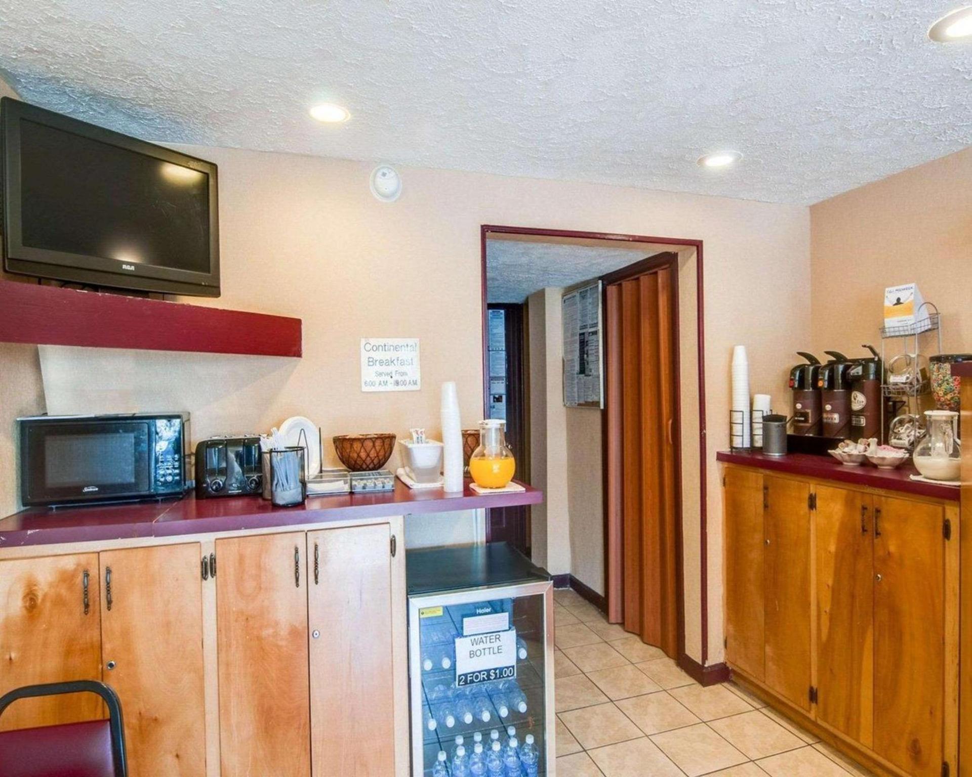 Econo Lodge Galax photo 6