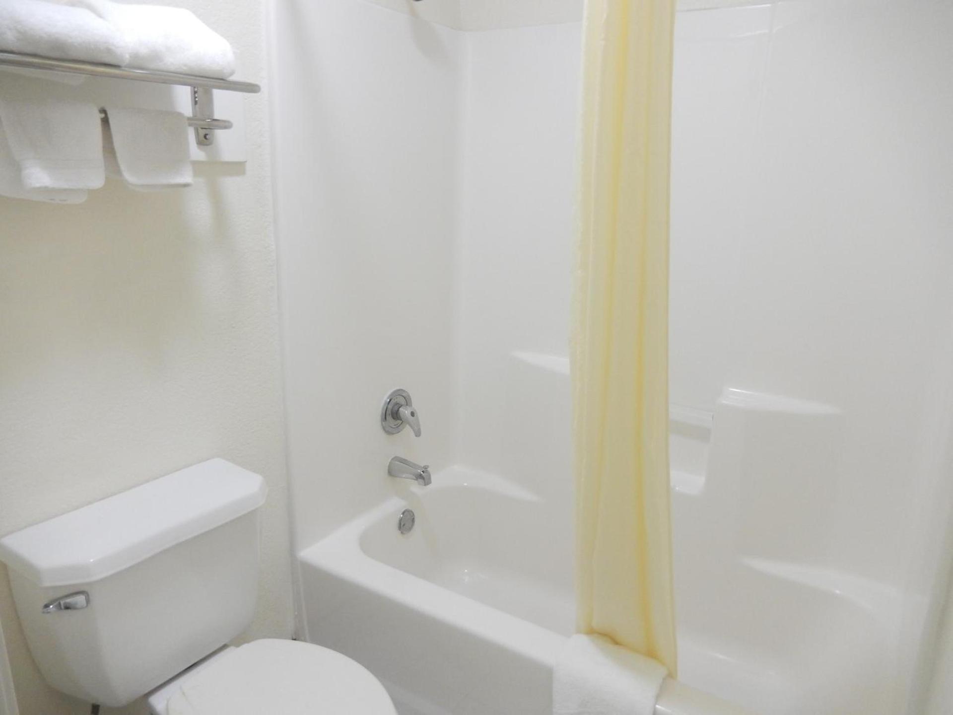 Motel 6-Azle, TX photo 25