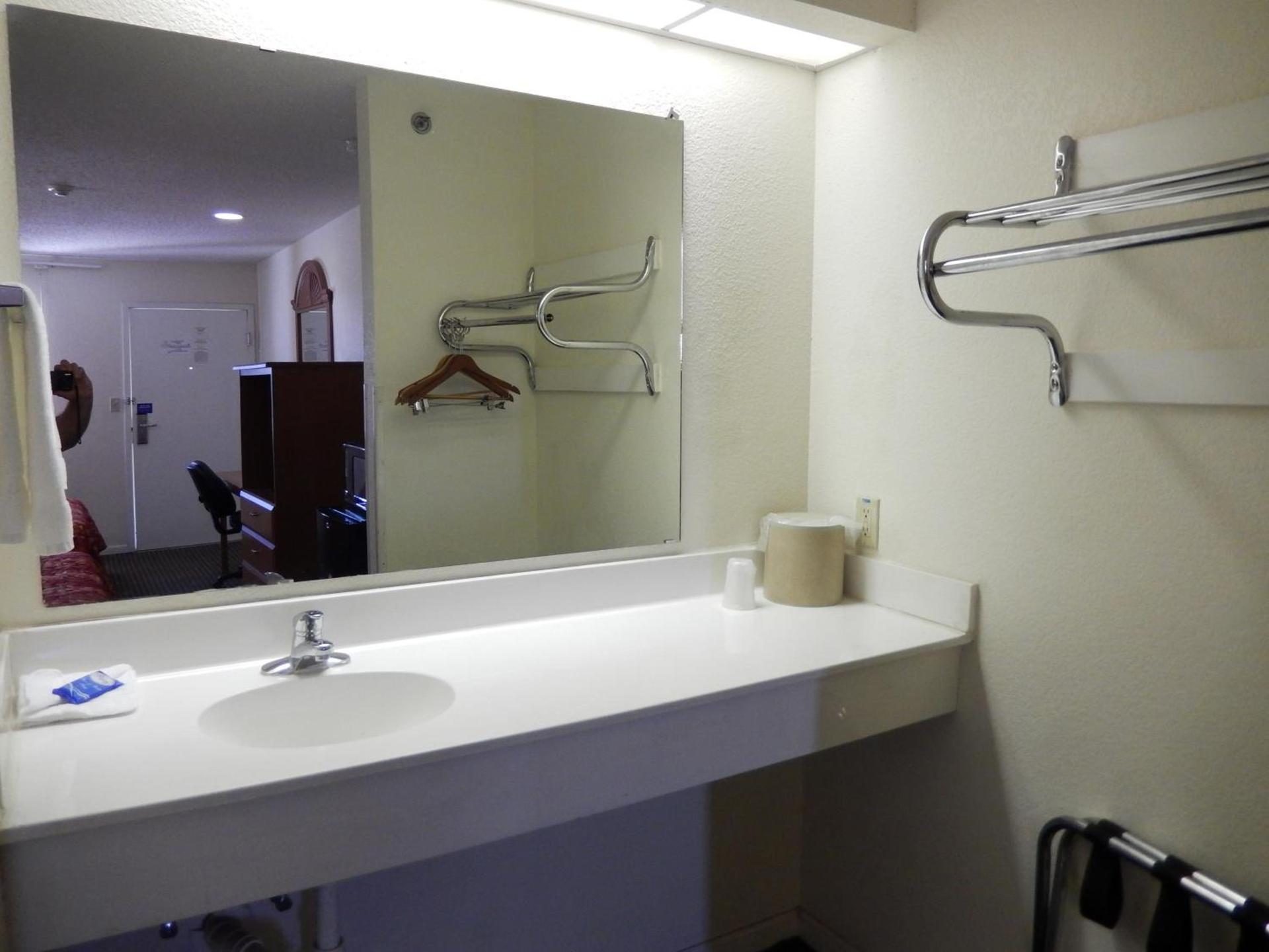 Motel 6-Azle, TX photo 24