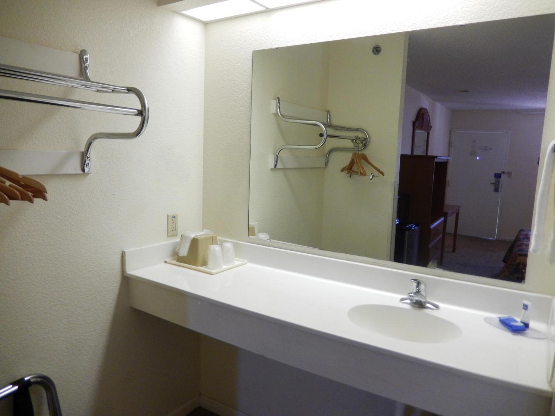 Motel 6-Azle, TX photo 26