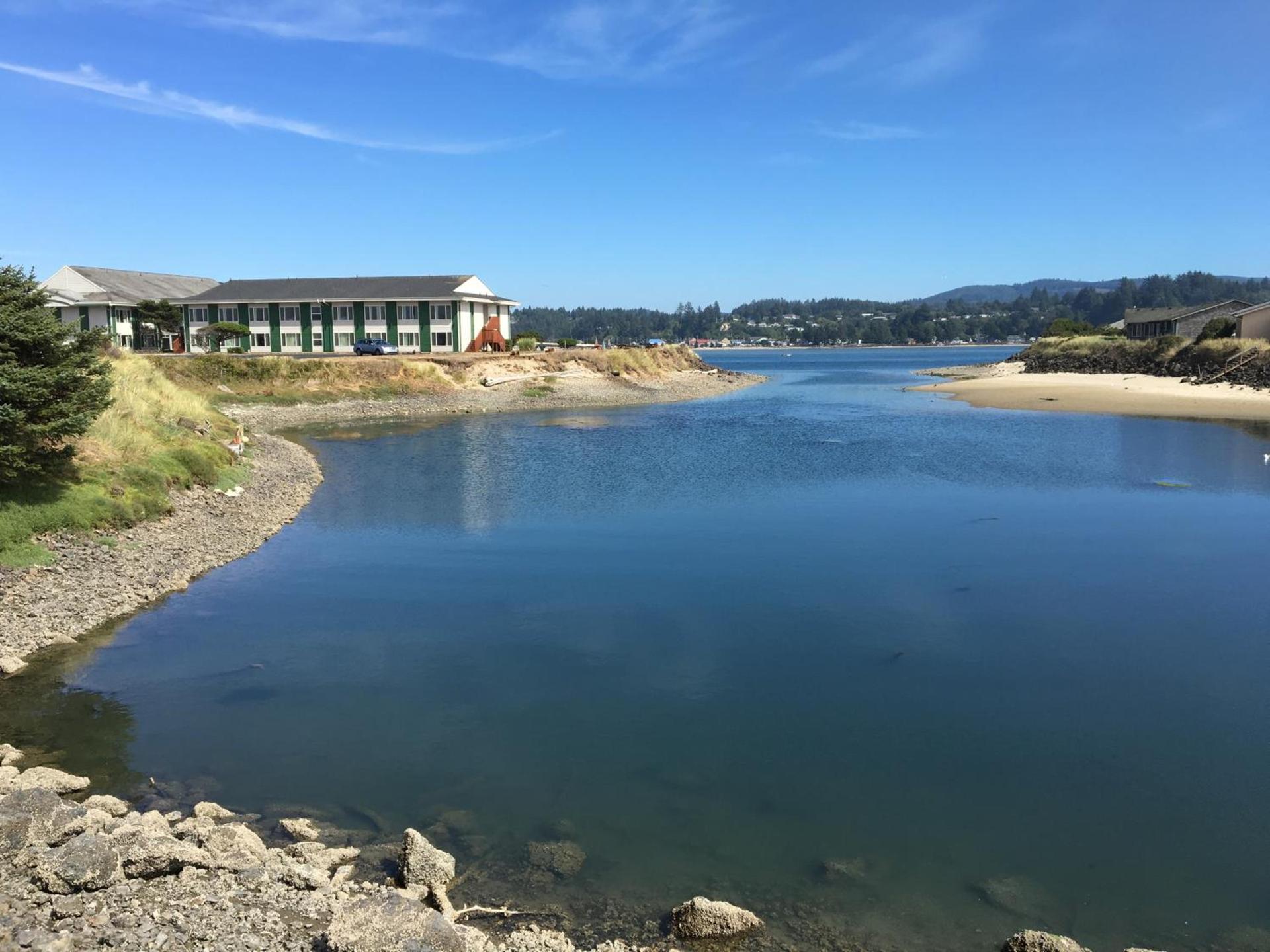 Waldport Bayfront Hotel & Restaurant photo 6