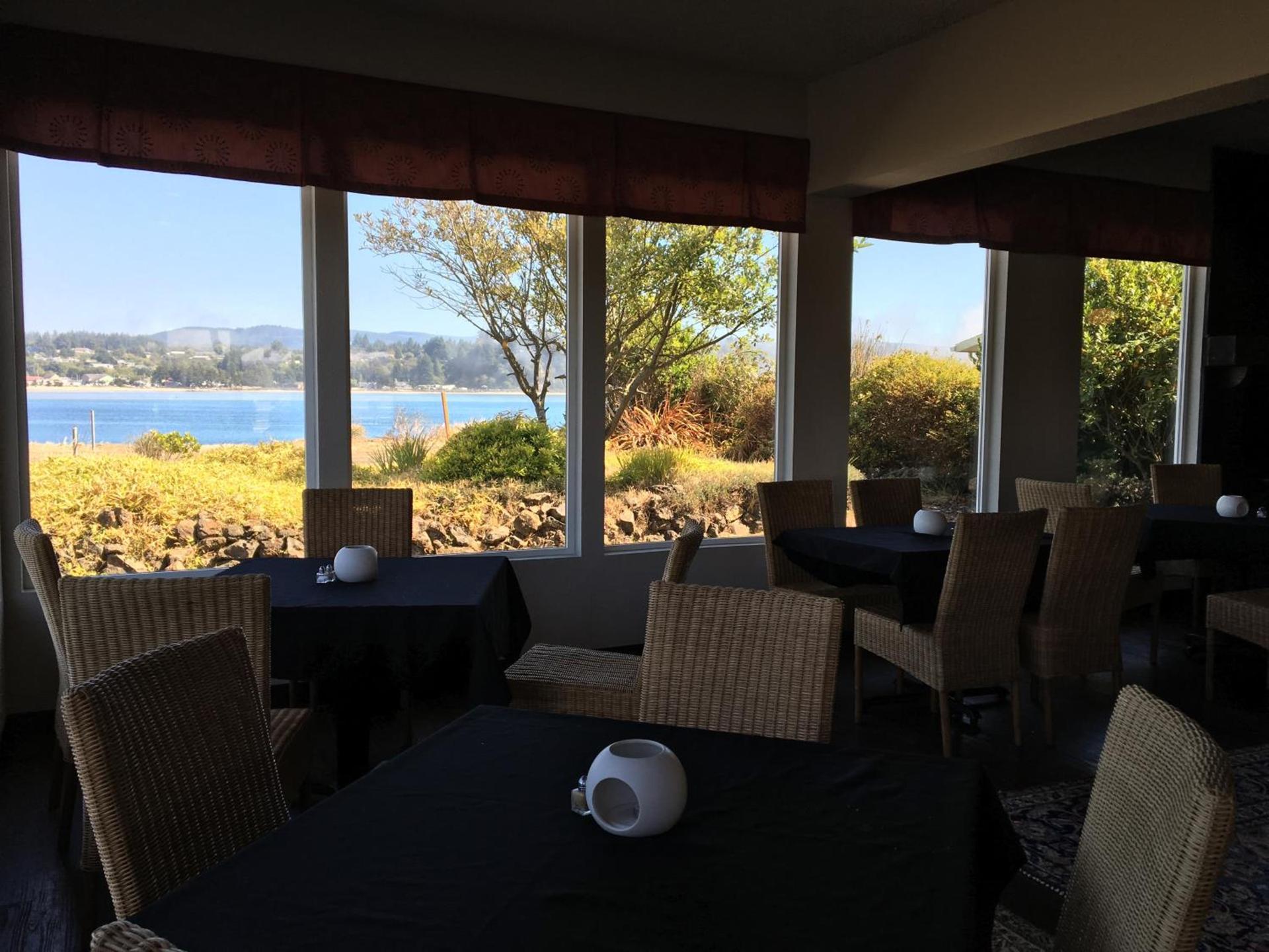 Waldport Bayfront Hotel & Restaurant photo 13