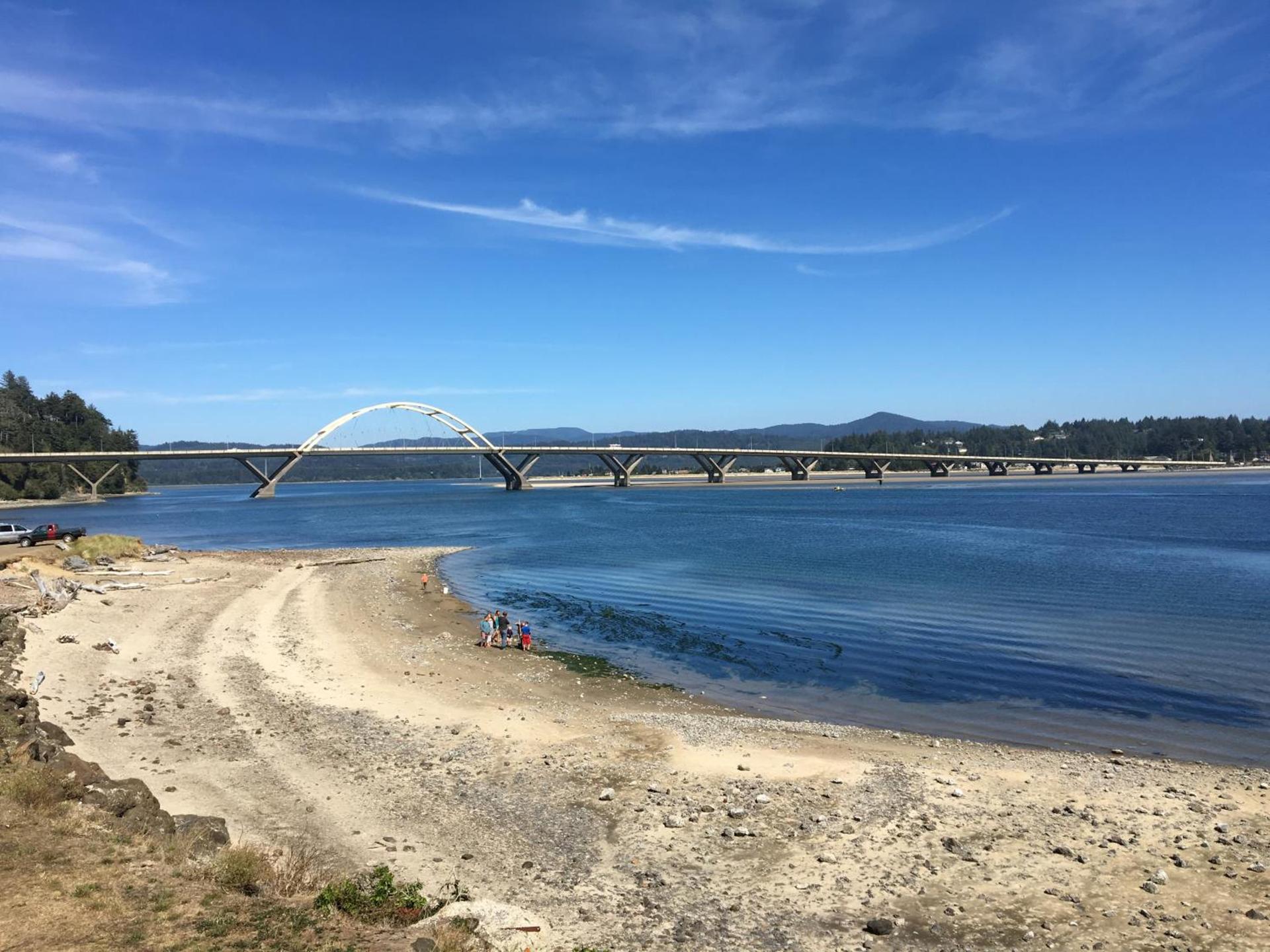 Waldport Bayfront Hotel & Restaurant photo 7