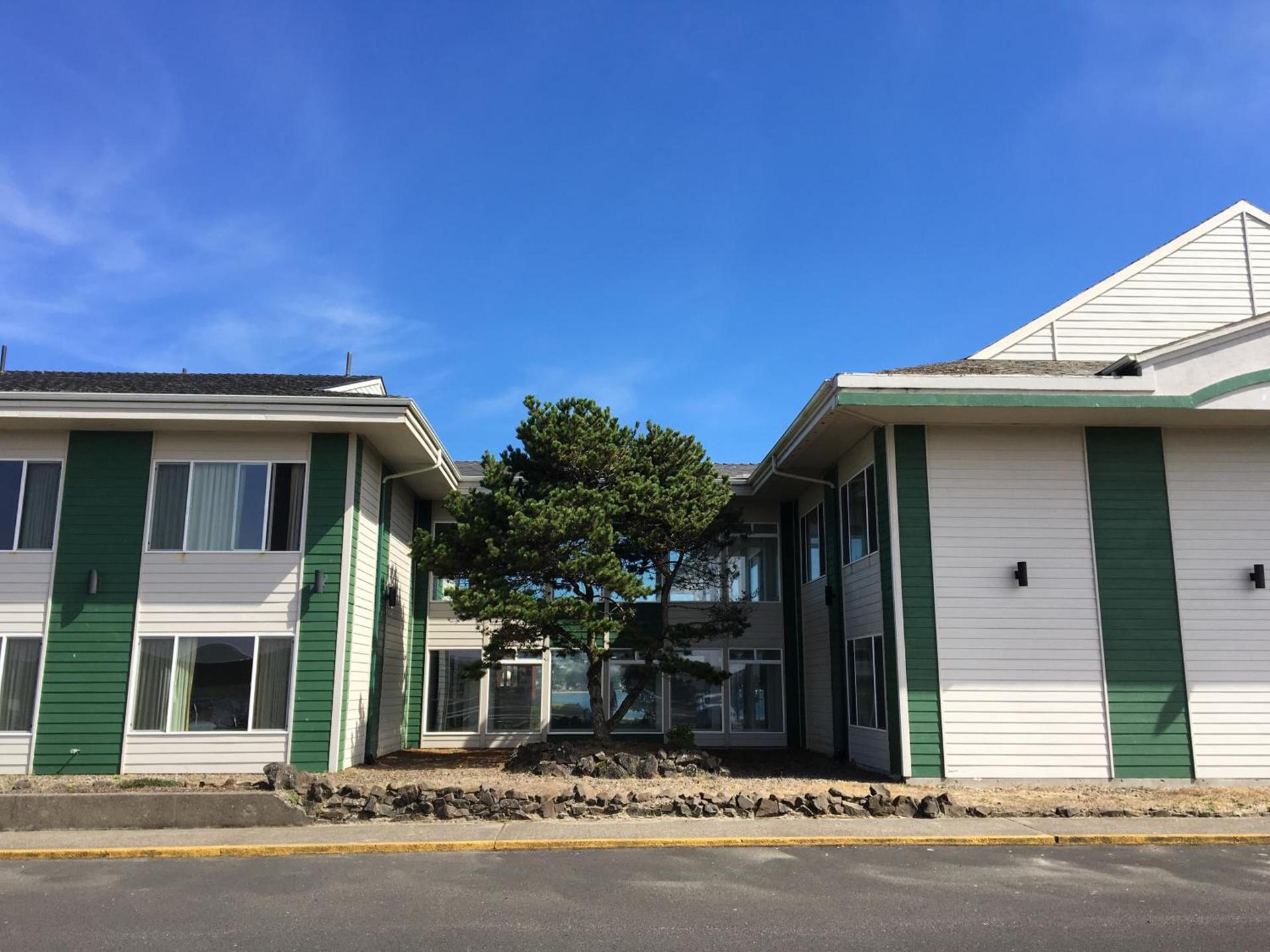 Waldport Bayfront Hotel & Restaurant photo 12