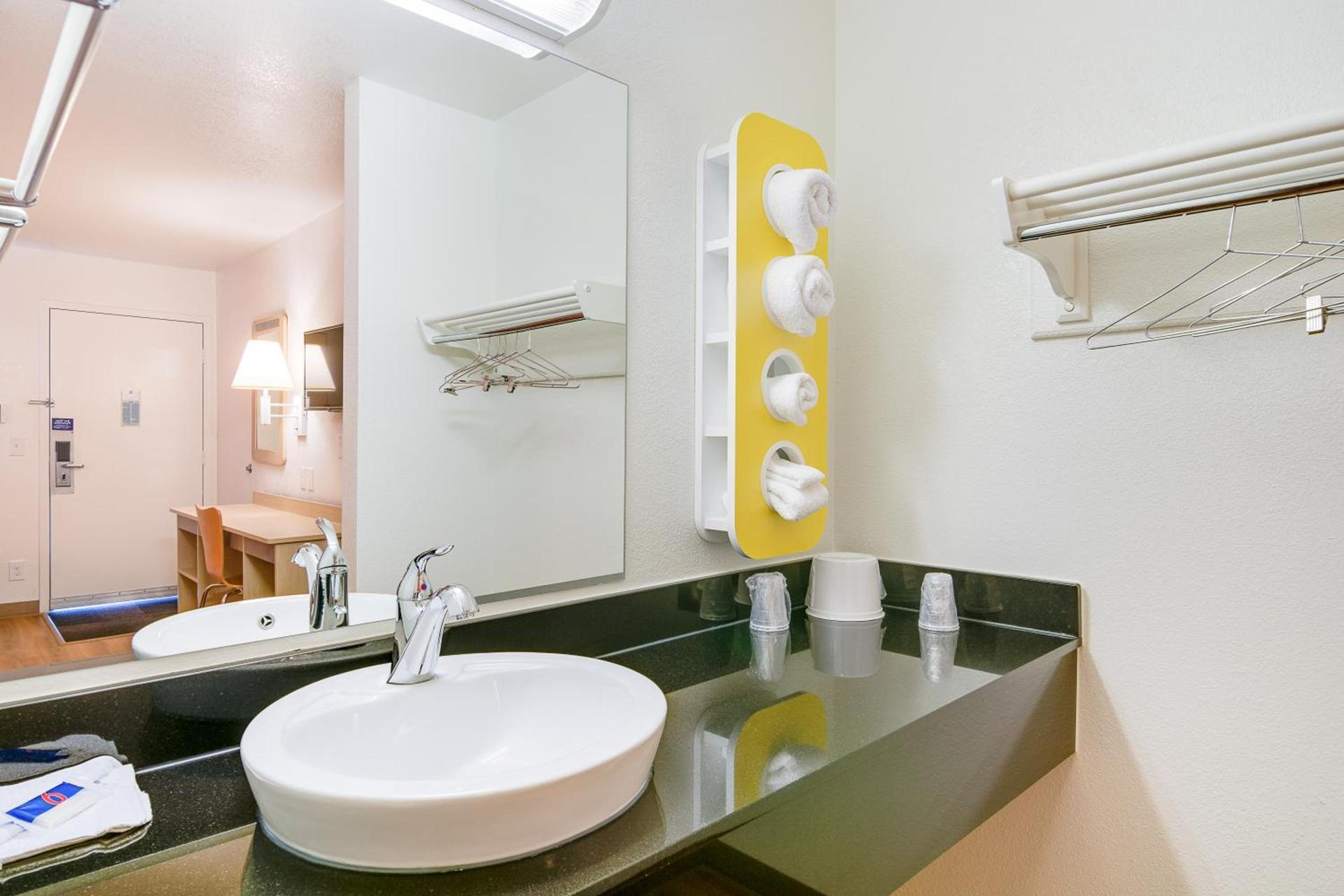 Motel 6-Rolling Meadows, IL - Chicago Northwest photo 32