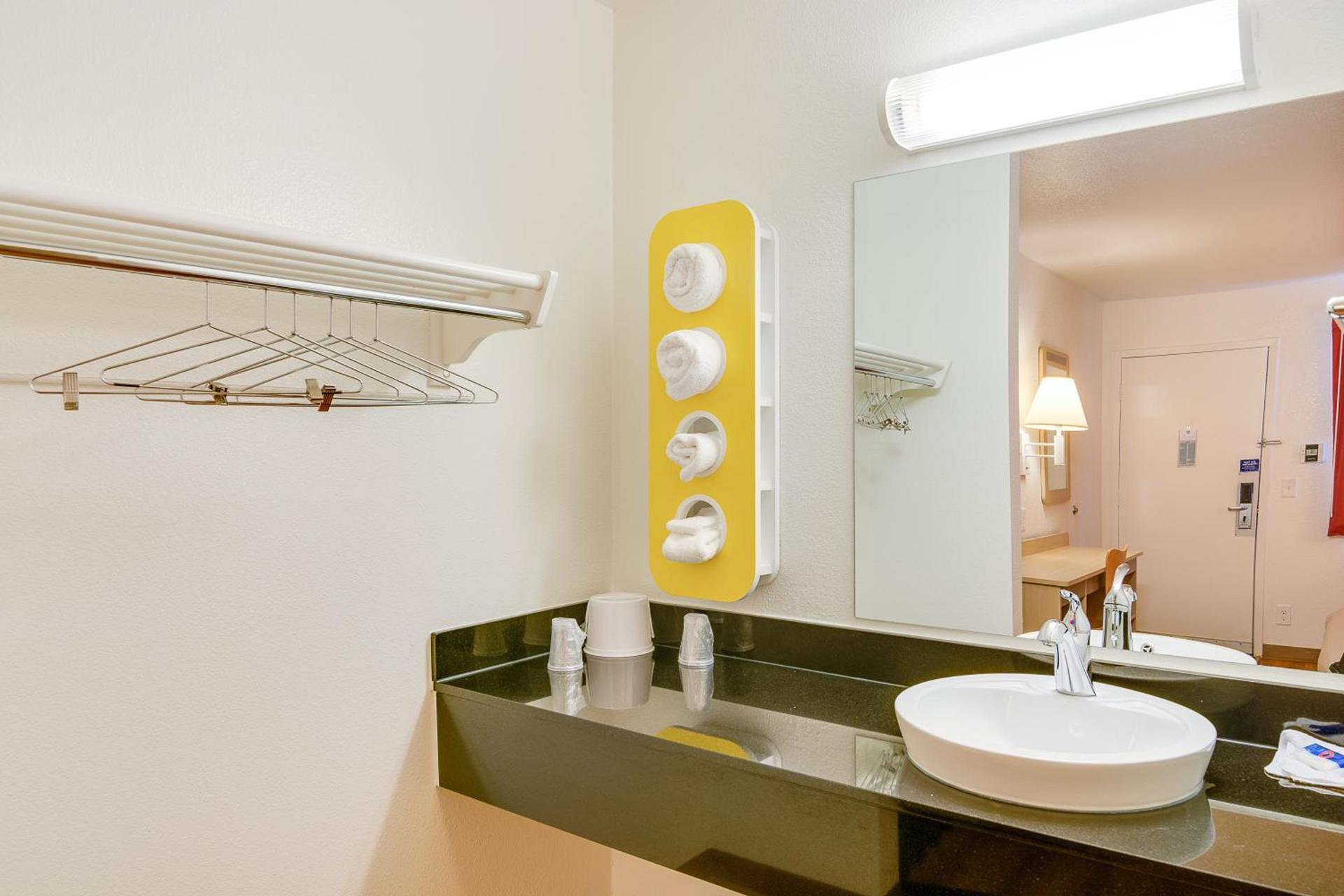 Motel 6-Rolling Meadows, IL - Chicago Northwest photo 33