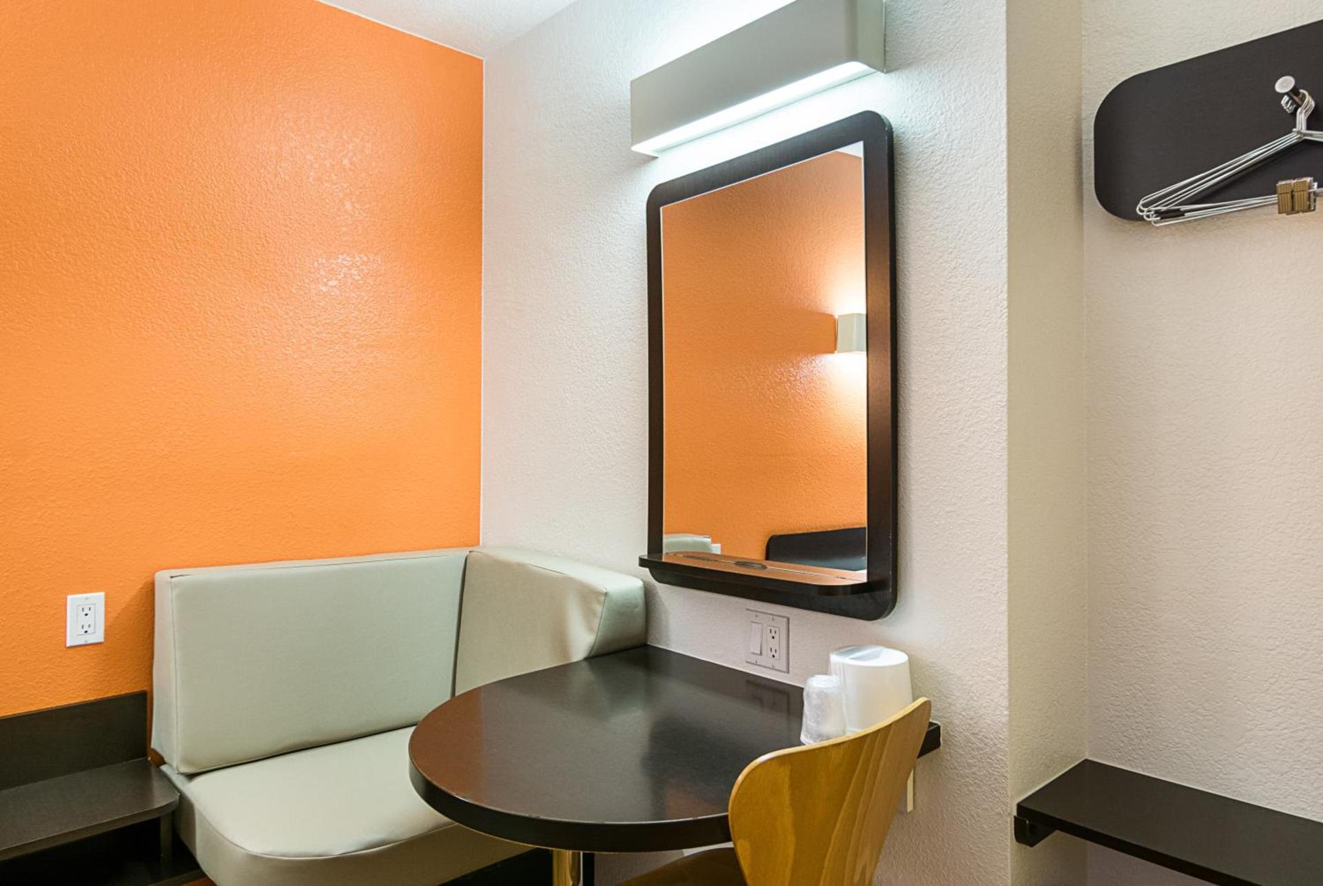Motel 6-Villa Park, IL - Chicago West photo 46