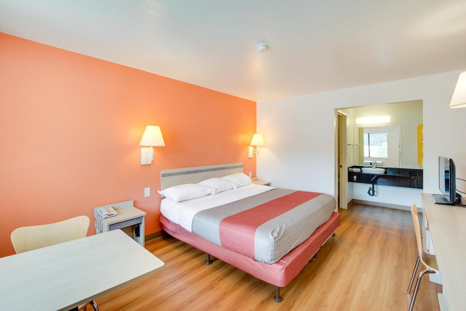 Motel 6-Columbus, OH - West photo 4