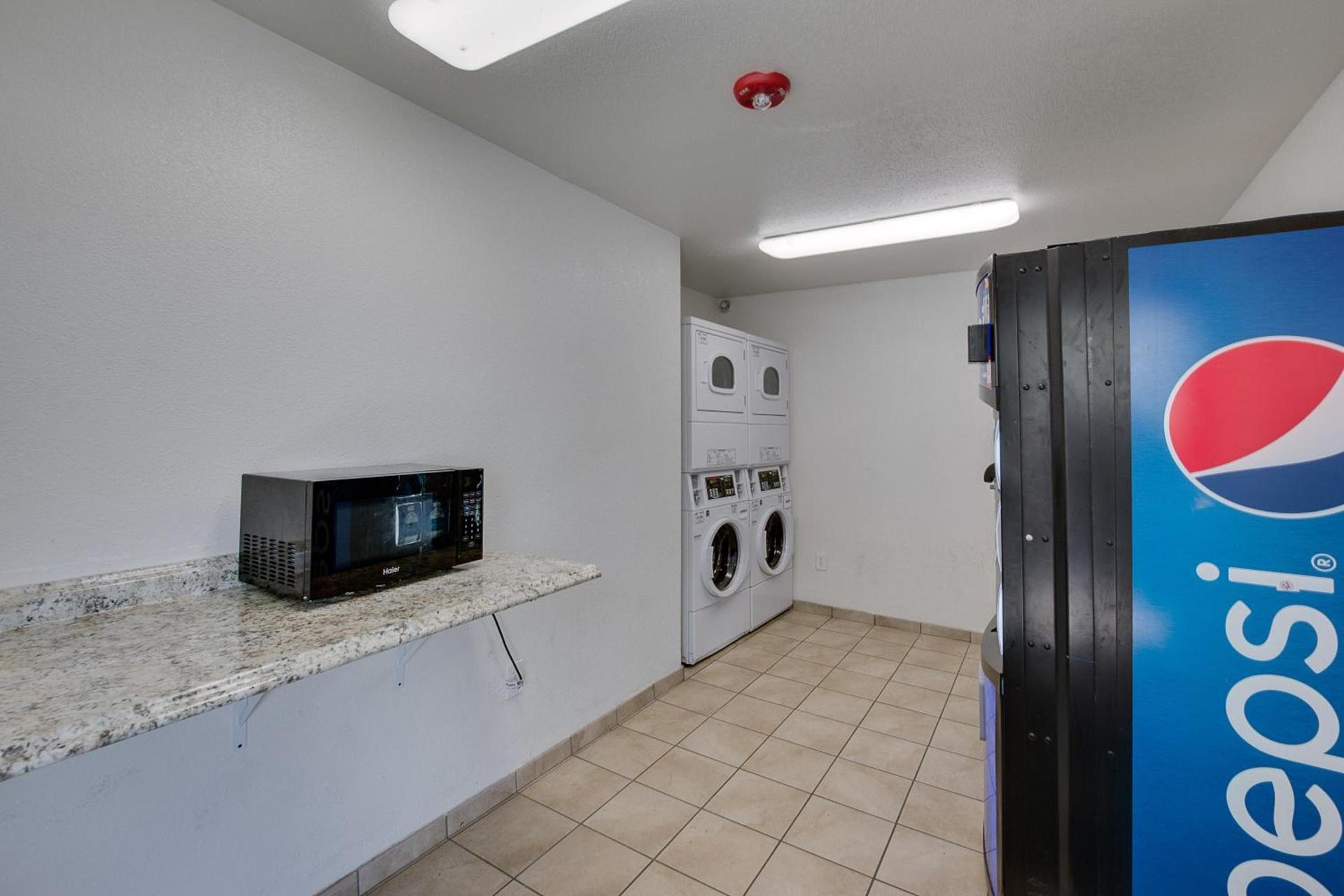 Motel 6-Columbus, OH - West photo 5