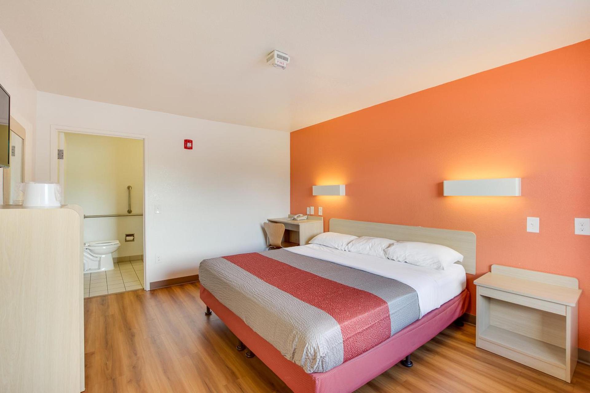 Motel 6-Columbus, OH - West photo 12