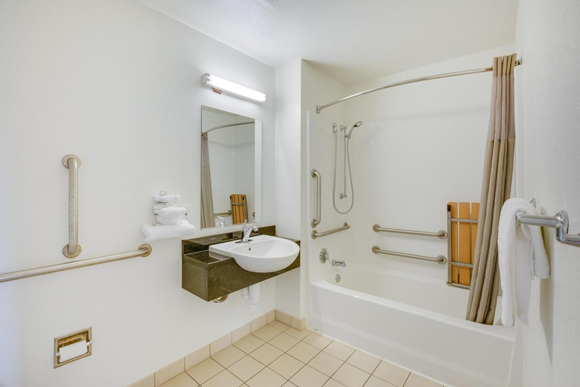 Motel 6-Columbus, OH - West photo 32