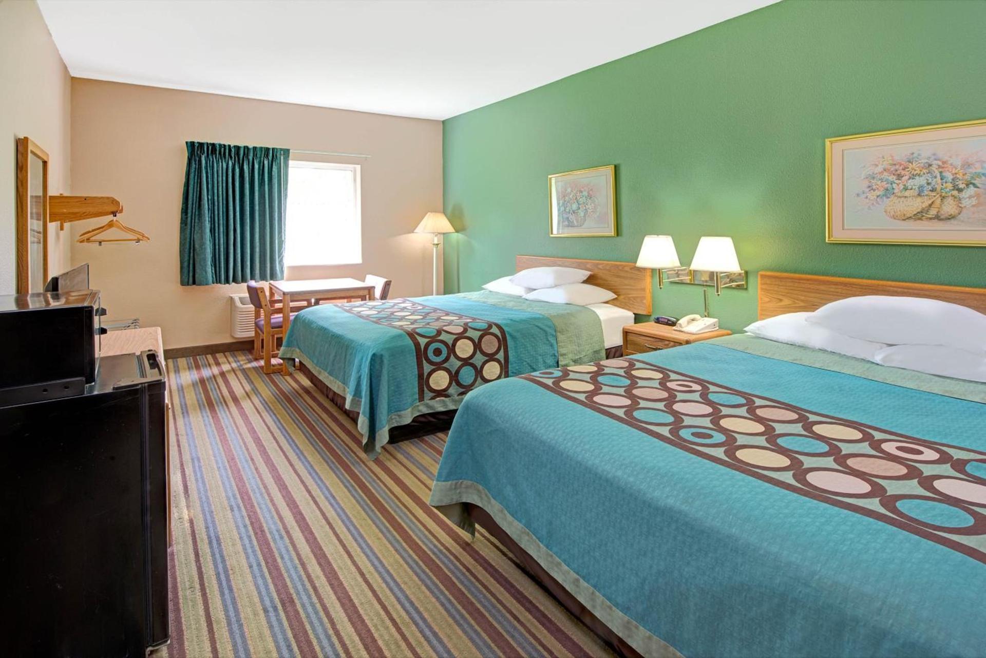 Super 8 by Wyndham Pontoon Beach IL/St. Louis MO Area photo 6